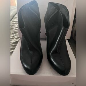 8.5 /38.5 Black Leather Jessica Simpson Boots